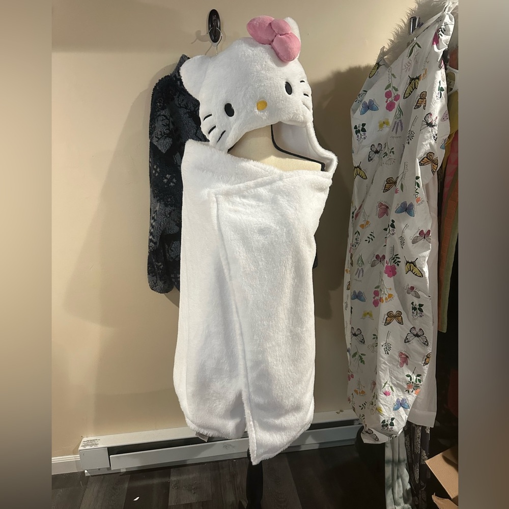Sanrio Hello Kitty hooded blanket